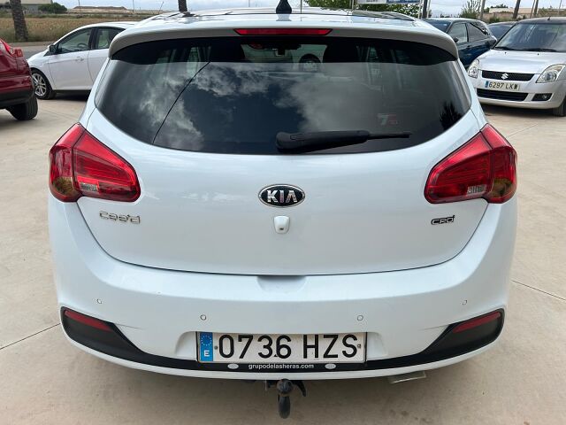 KIA CEE'D EMOTION 1.6 CRDI AUTO SPANISH LHD IN SPAIN 76000 MILES SUPERB 2014